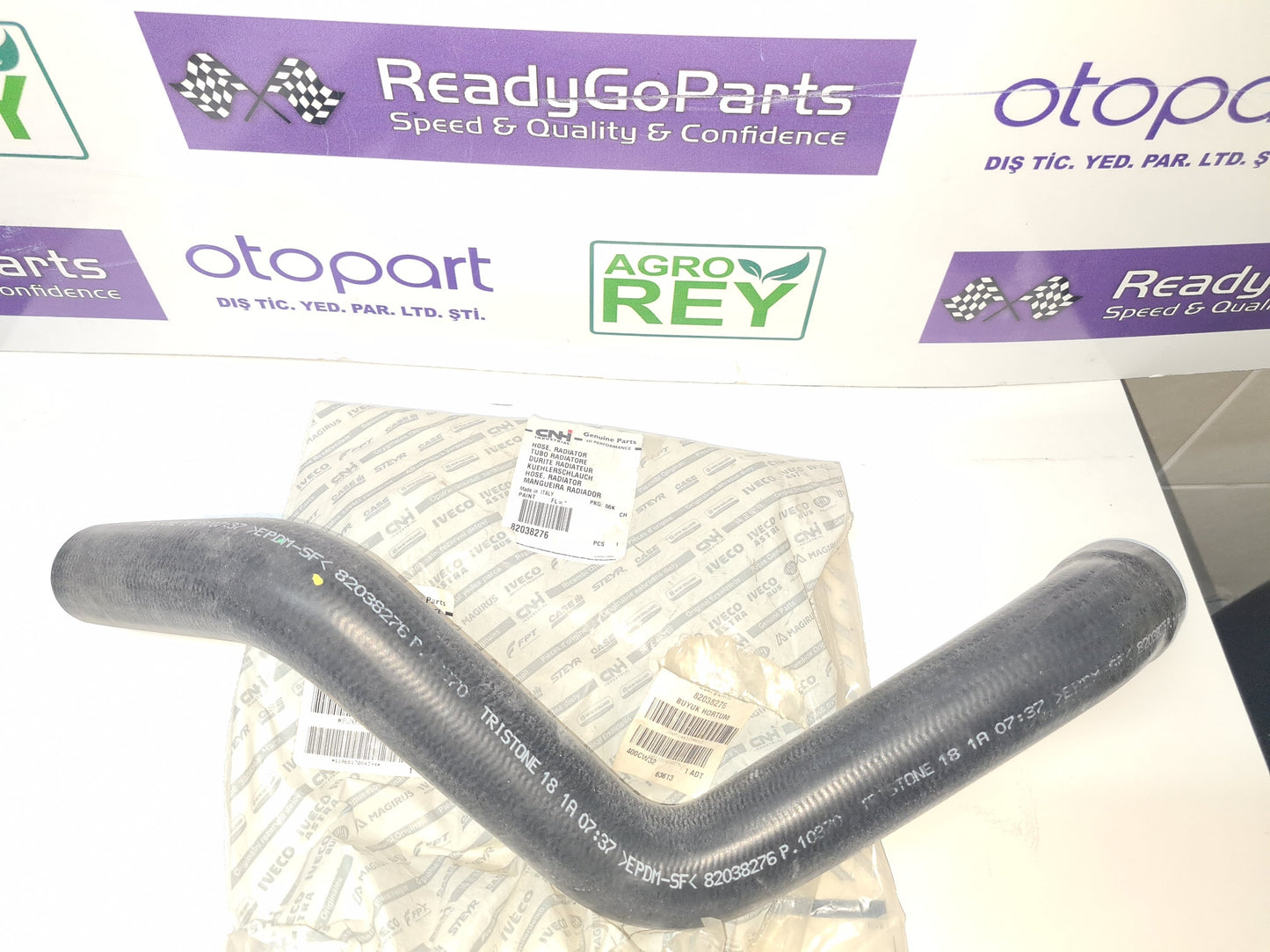 82038276 Large Radiator Hose Fit New Holland CNH