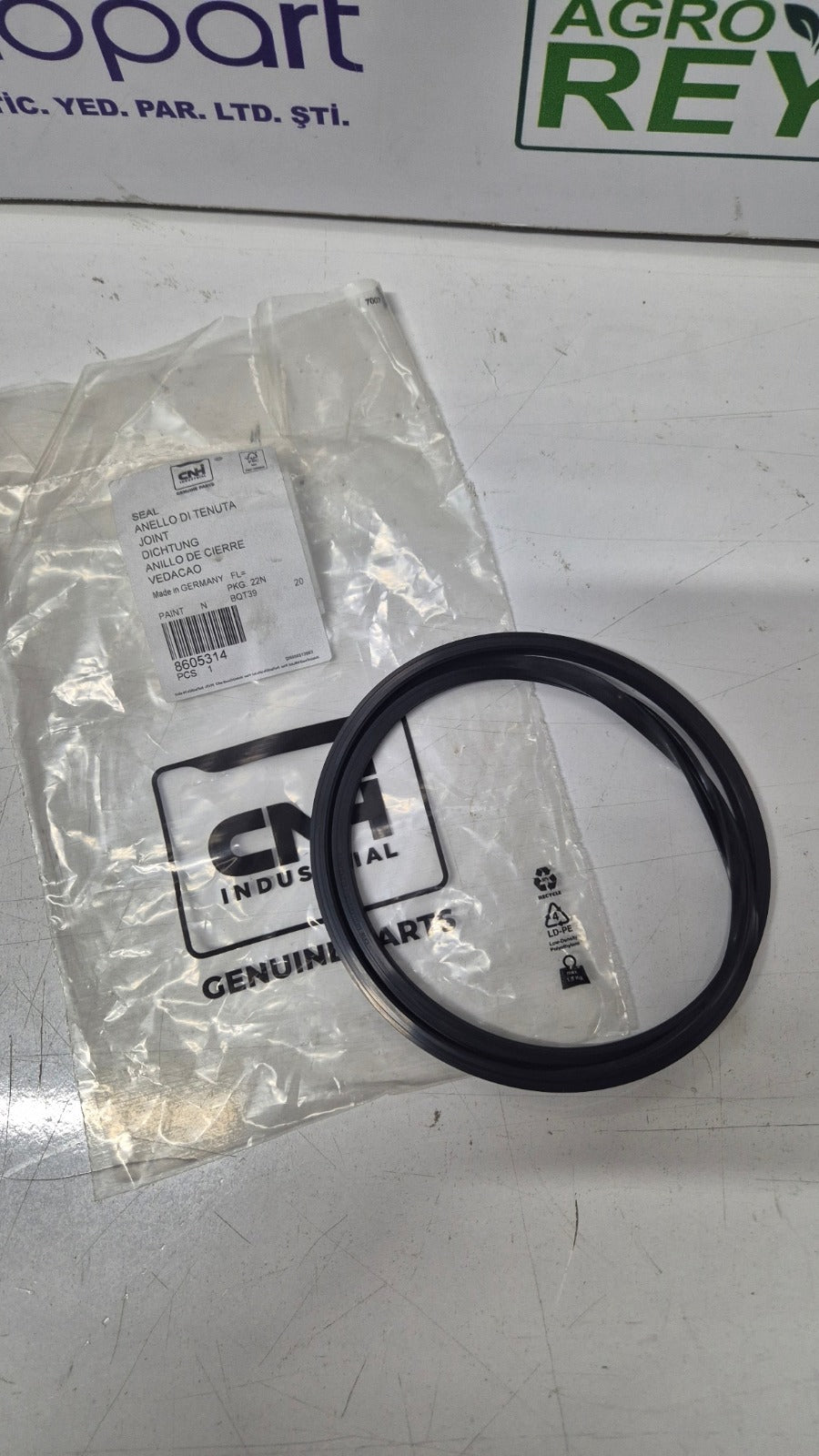 8605314 Seal 298 mm ID x 310 mm OD x 8 mm Thk Fit New Holland CNH