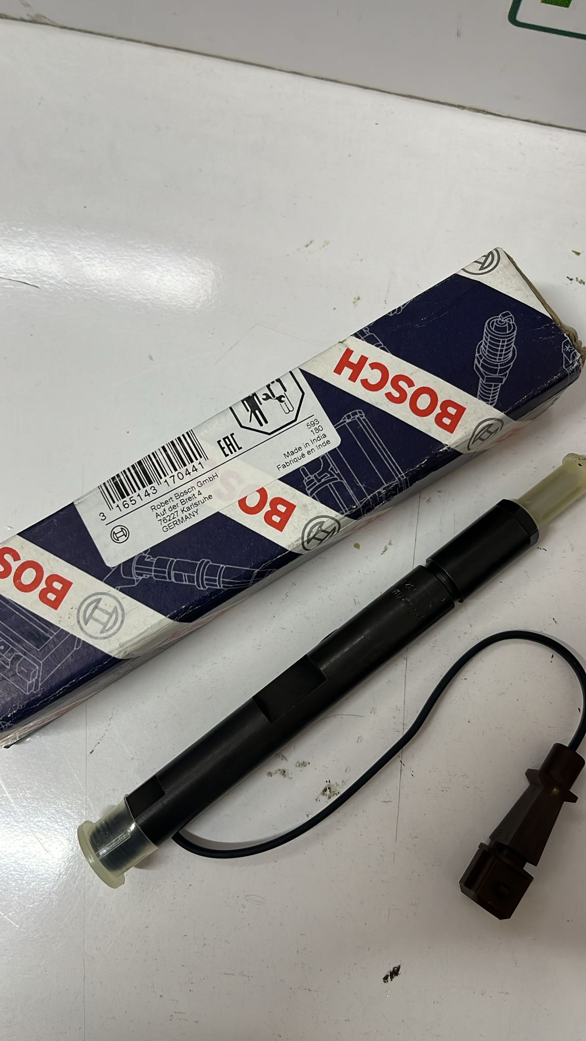 0432193558 Bosch Fuel Nozzle and Holder Assembly