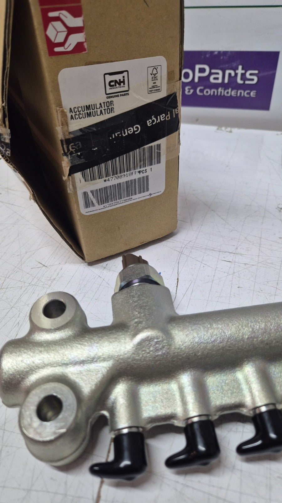 47708918  ACCUMULATOR Fits New Holland CNH