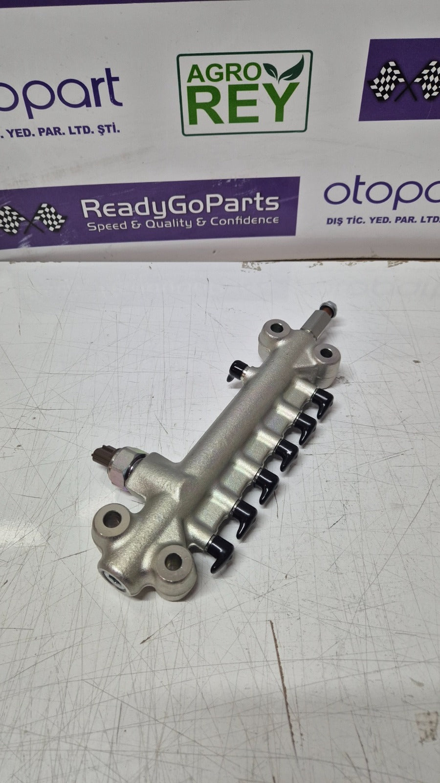 47708918  ACCUMULATOR Fits New Holland CNH