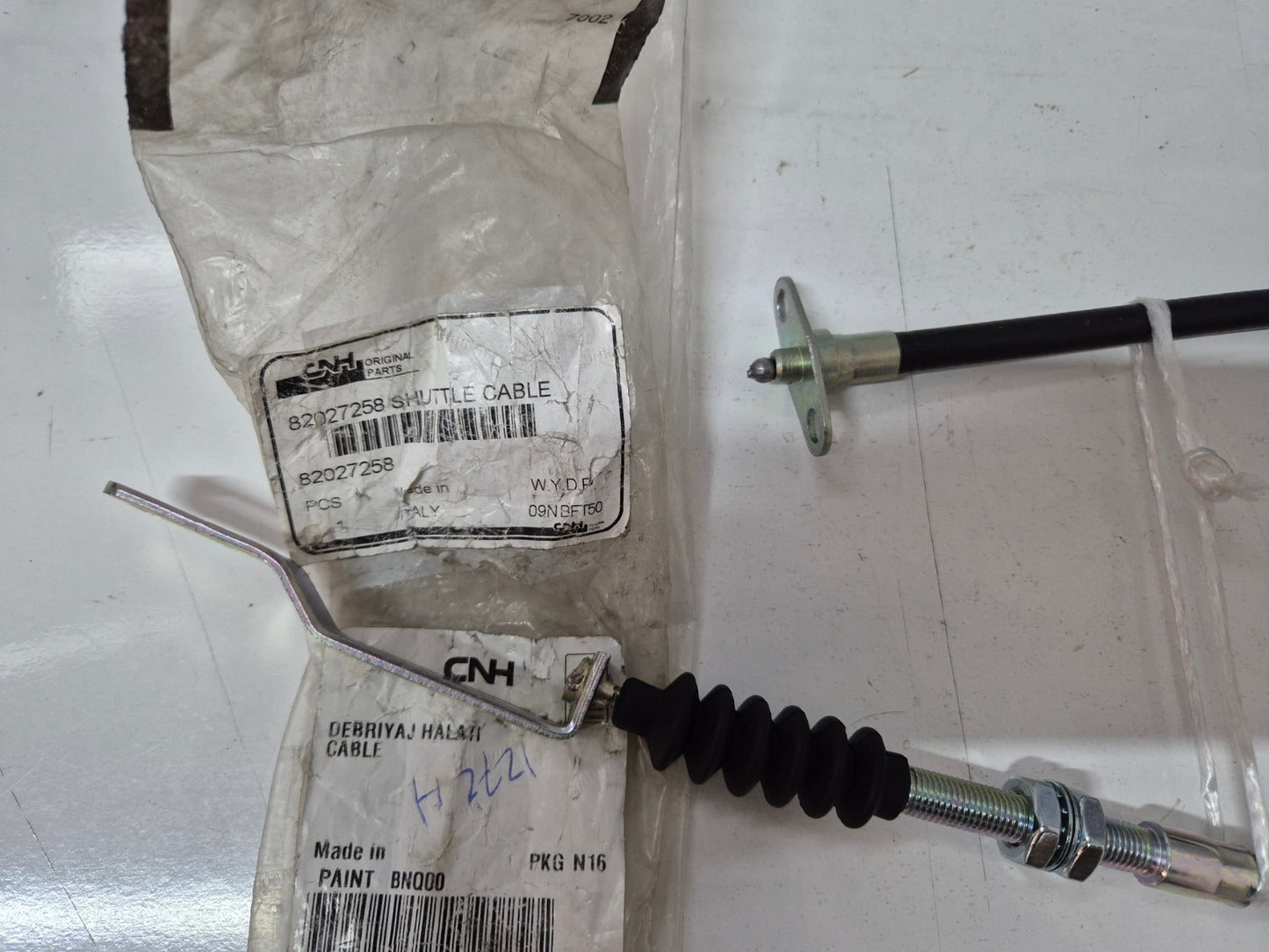 82027258 Clutch Control Cable  Zinc-Plated  747 mm L Fit New Holland CNH
