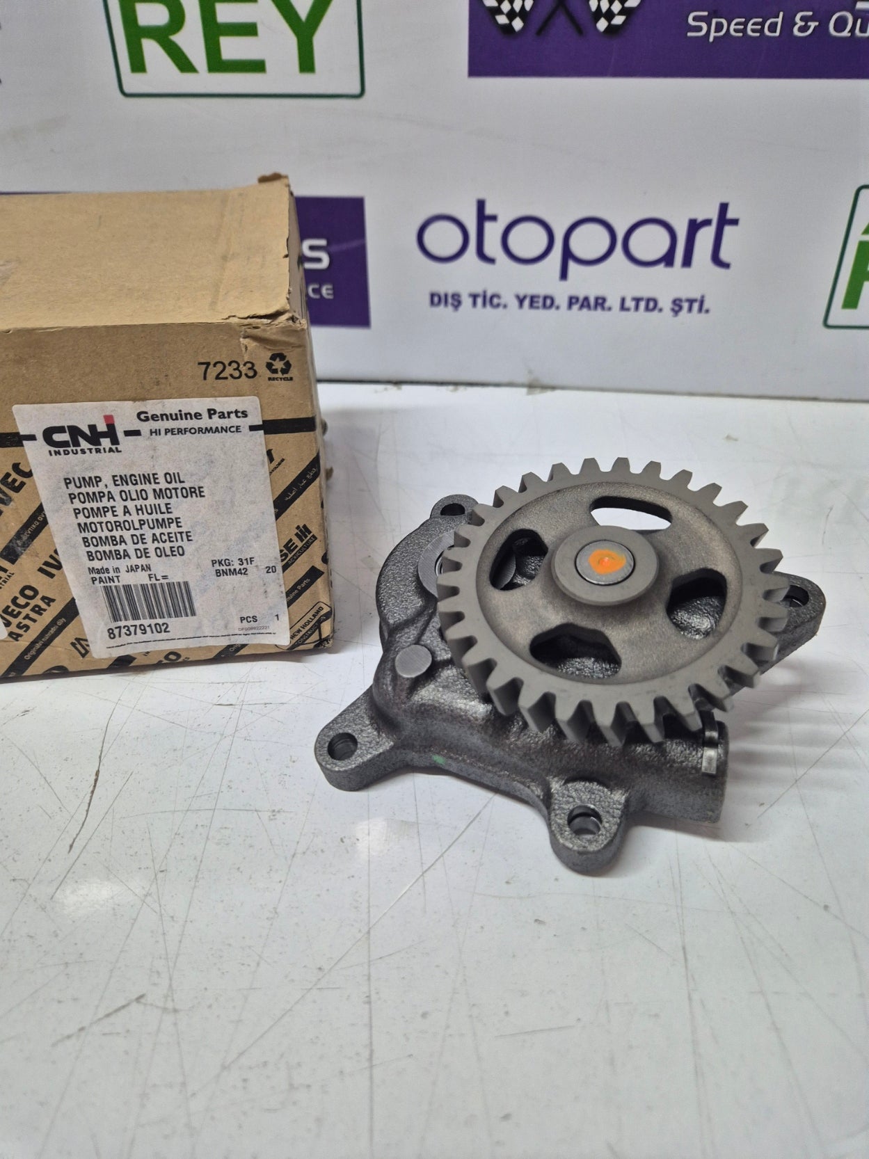 87379102  Engine Oil Pump Fit New Holland CNH