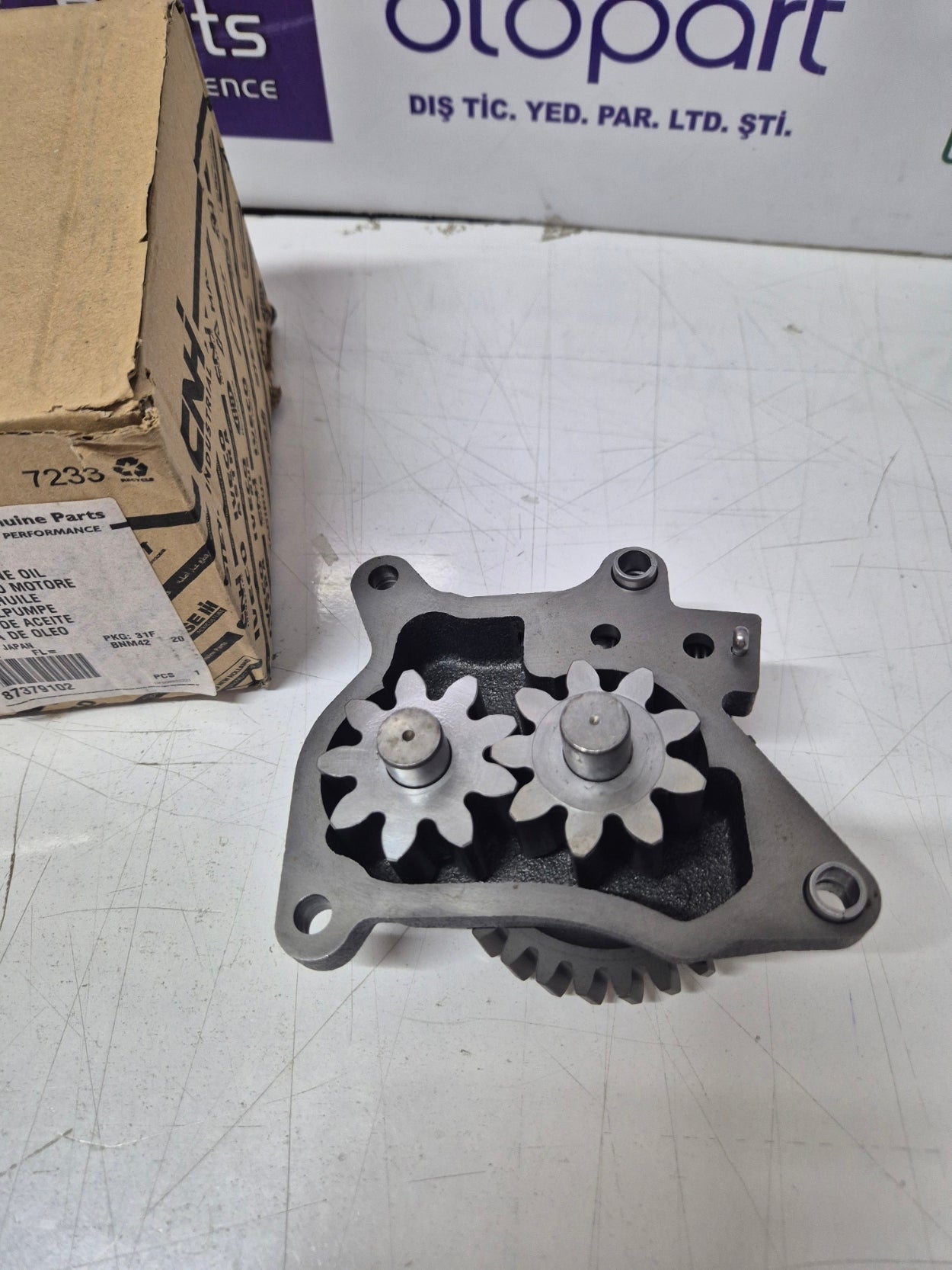 87379102  Engine Oil Pump Fit New Holland CNH