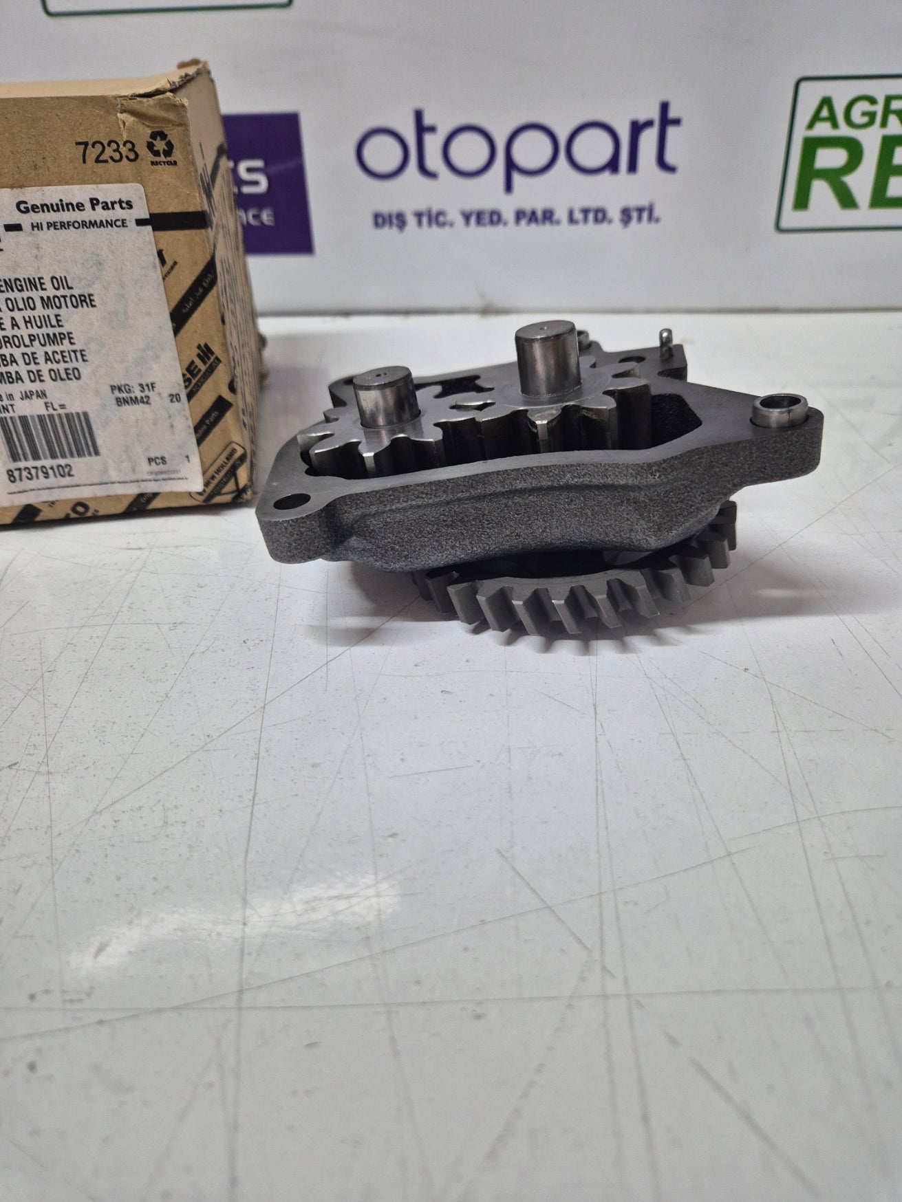 87379102  Engine Oil Pump Fit New Holland CNH