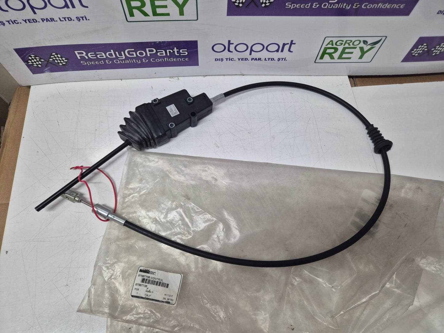 87567706  Hydraulic Remote Control Valve Lever Assembly  1158 mm L Fit New Holland CNH