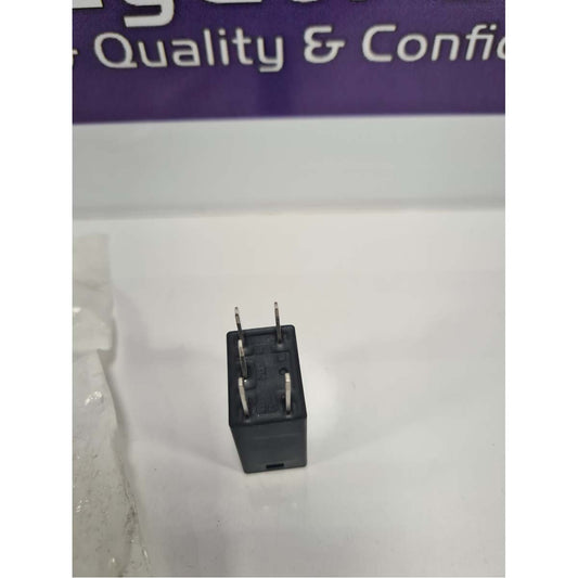 84561098 87696396  RELAY Fit New Holland CNH