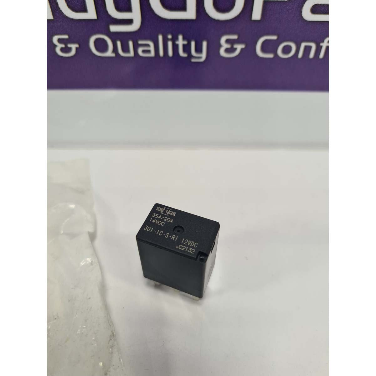 84561098 87696396  RELAY Fit New Holland CNH